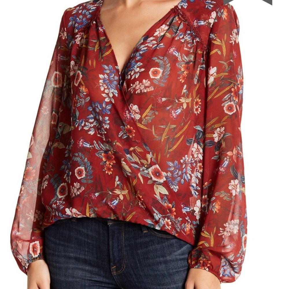 NWT Willow & Clay Floral Wrap Top